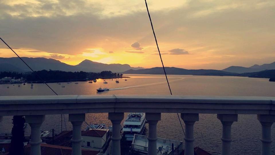 Kasteli Suite Poros Town Exterior photo